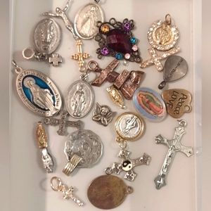 COPY - Pendant Lot. Approx/20 pc.